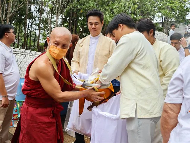คณะรัฐศาสตร์และสังคมศาสตร์ ร่วมสืบสานประเพณีตักบาตรเทโวโรหณะ ประจำปี 2569 ส่งต่อคุณค่าแห่งศรัทธาและการแบ่งปัน  27 ตุลาคม 2569  ณ วัดป่าพระอุบาลี ซึ่งจัดขึ้นโดยศูนย์ศิลปะและวัฒนธรรมล้านนา มหาวิทยาลัยพะเยา ร่วมกับชุมชนตำบลแม่กา