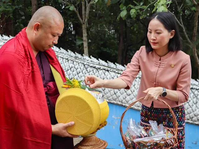 คณะรัฐศาสตร์และสังคมศาสตร์ ร่วมสืบสานประเพณีตักบาตรเทโวโรหณะ ประจำปี 2569 ส่งต่อคุณค่าแห่งศรัทธาและการแบ่งปัน  27 ตุลาคม 2569  ณ วัดป่าพระอุบาลี ซึ่งจัดขึ้นโดยศูนย์ศิลปะและวัฒนธรรมล้านนา มหาวิทยาลัยพะเยา ร่วมกับชุมชนตำบลแม่กา