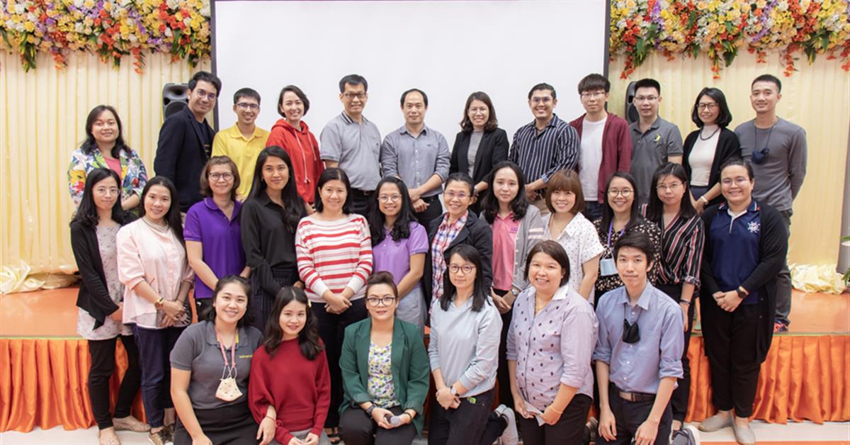 คณะศิลปศาสตร์จัดโครงการอบรมเชิงปฏิบัติการ การสร้างความเข้าใจการบริหารหลักสูตร และการเขียนรายงานการประเมินตนเองระดับหลักสูตร (AUN-QA)