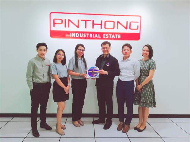 คณะผู้บริหารคณะศิลปศาสตร์ เยือนบริษัทปิ่นทอง อินดัสเตรียลปาร์ค จำกัด (มหาชน)