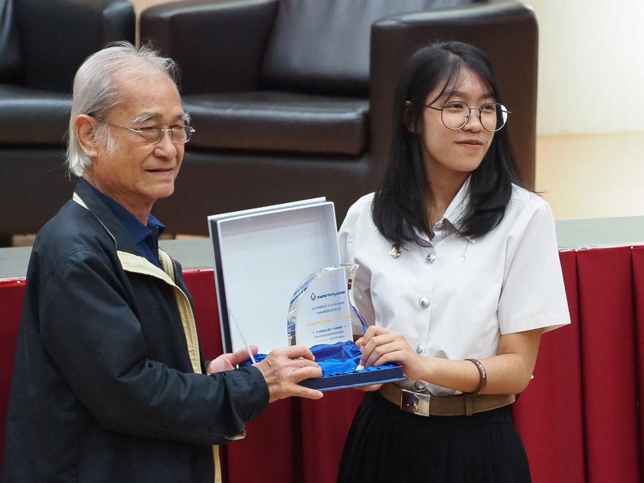 อาจารย์และนิสิตสาขาวิชาภาษาไทย มหาวิทยาลัยพะเยา เข้าร่วมโครงการ “สร้างสรรค์วรรณศิลป์ กวีปากกาทอง” ประจำปี 2562