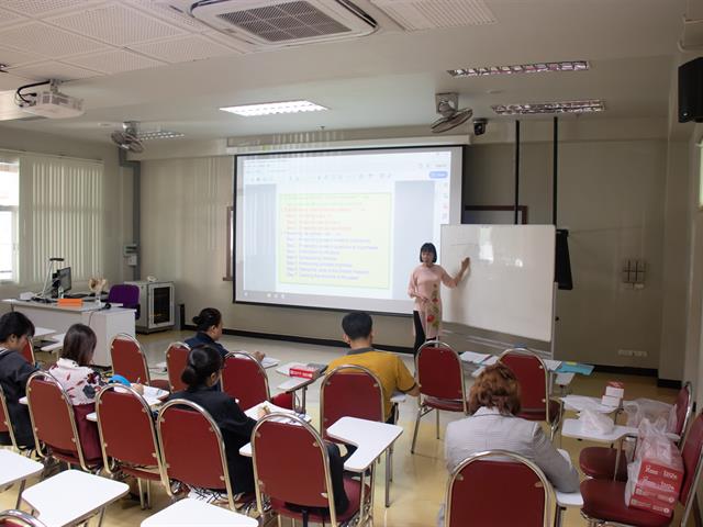 สาขาวิชาภาษาอังกฤษ คณะศิลปศาสตร์ จัดโครงการพัฒนานิสิตระดับบัณฑิตศึกษา กิจกรรมที่ 2