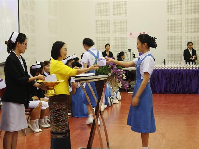 รองศาสตราจารย์ ดร.สุภกร พงศบางโพธิ์ อธิการบดีมหาวิทยาลัยพะเยา ให้เกียรติเป็นประธานในพิธีมอบหมวกและดวงประทีป แก่นิสิตพยาบาลศาสตร์ ชั้นปีที่ 2 ประจำปีการศึกษา 2561