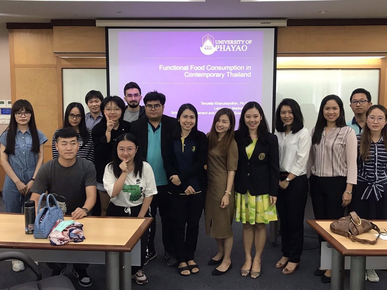 MIS – อาจารย์ประจำสาขาวิชาการตลาด ได้รับเชิญเป็นวิทยากรบรรยายในหัวข้อ “วิธีการทำงานวิจัยเชิงคุณภาพกับพฤติกรรมผู้บริโภคในการบริโภคอาหาร (Conducting qualitative research in food consumption)”