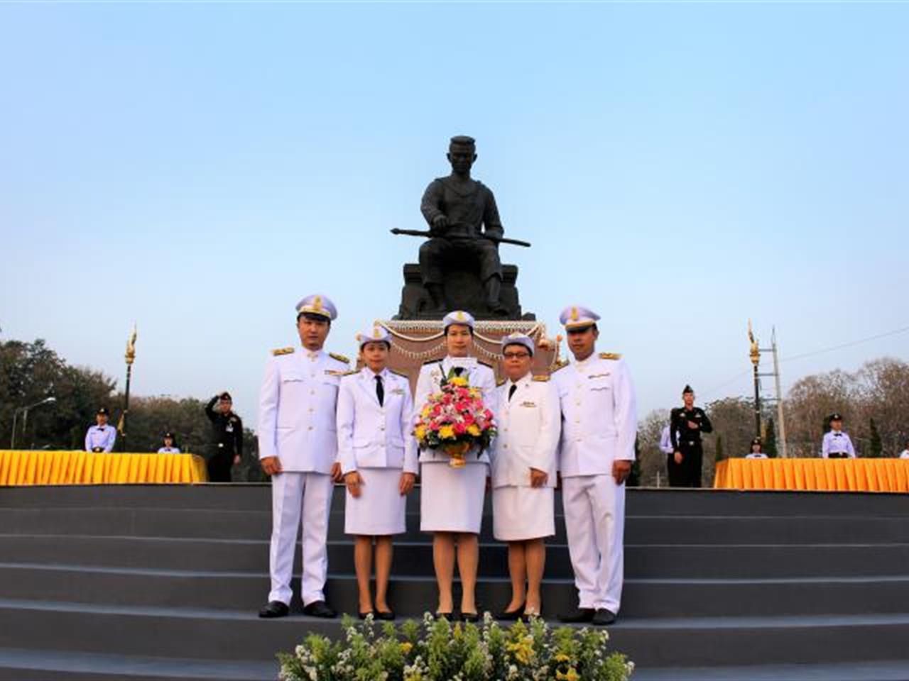 บุคลากรกองพัฒนาคุณภาพนิสิตและนิสิตพิการเข้าร่วมพิธีวันยุทธหัตถีสมเด็จพระนเรศวรมหาราช