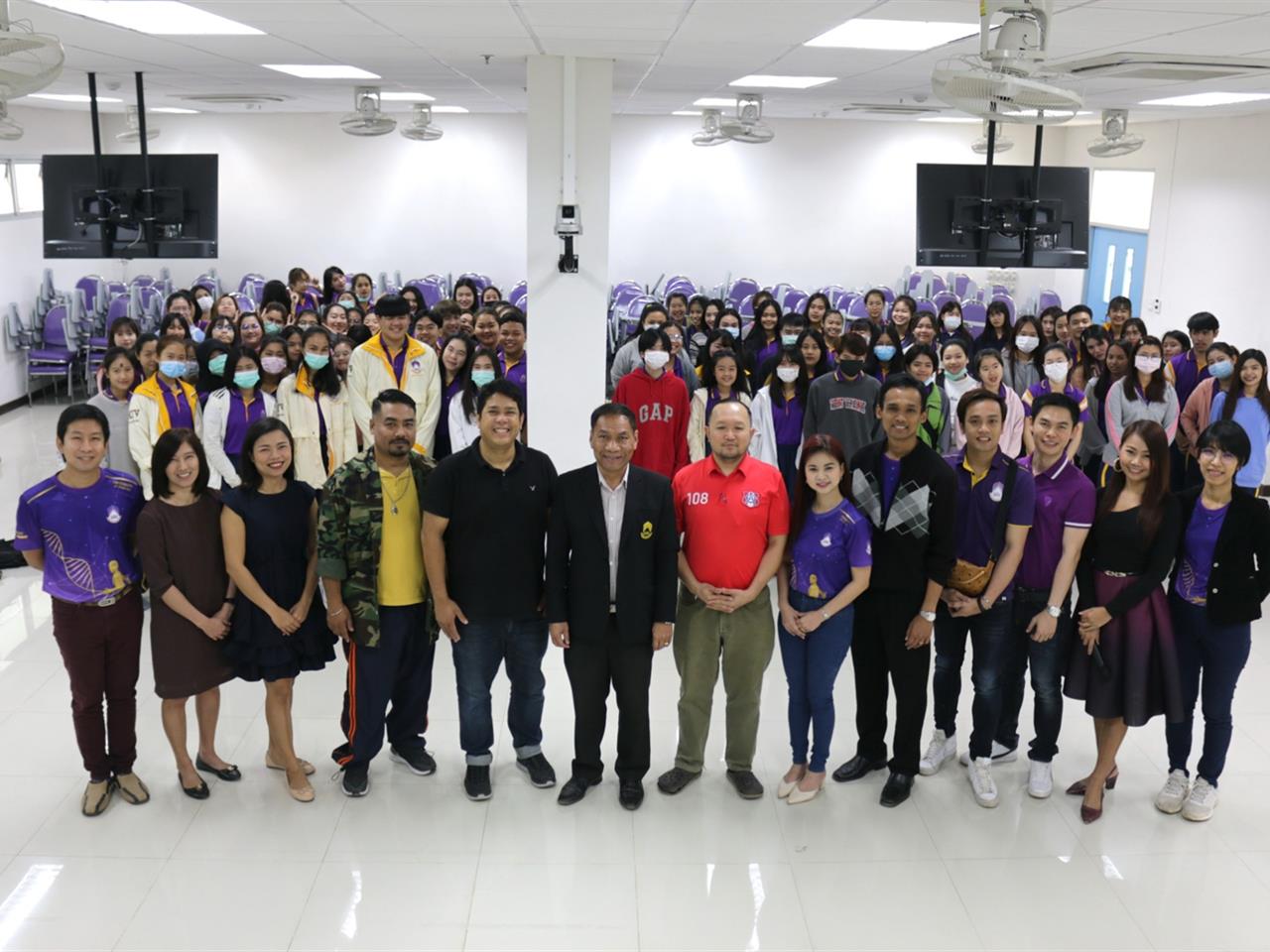 คณะวิทยาศาสตร์การแพทย์ จัดโครงการพัฒนาทักษะความเป็นผู้นำและการทำงานเป็นทีมให้แก่นิสิต