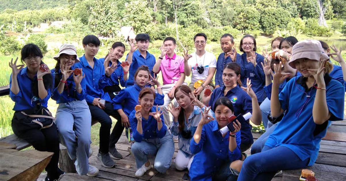 บุคลากรคณะบริหารธุรกิจและนิเทศศาสตร์ มหาวิทยาลัยพะเยา นำนิสิตสาขาวิชาการท่องเที่ยว เข้าเรียนรู้การบริหารจัดการการท่องเที่ยว เพื่อบูรณาการการเรียนการสอน การบริการวิชาการและการวิจัย ณ ชุมชนตำบลบ้านถ้ำ อำเภอดอกคำใต้ จังหวัดพะเยา