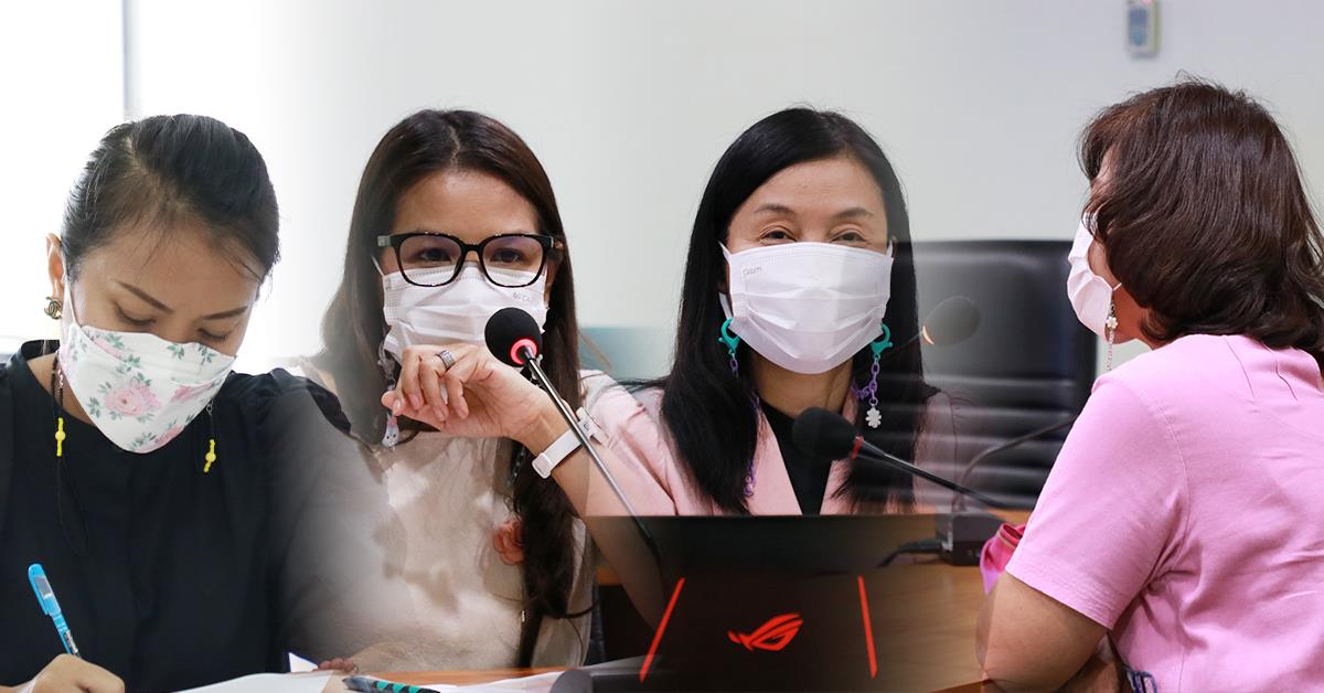 บุคลากรคณะบริหารธุรกิจและนิเทศศาสตร์ ทำการสัมภาษณ์ผู้สมัครโครงการขับเคลื่อนเศรษฐกิจและสังคมฐานรากหลังโควิดด้วยเศรษฐกิจ BCG (U2T for BCG)