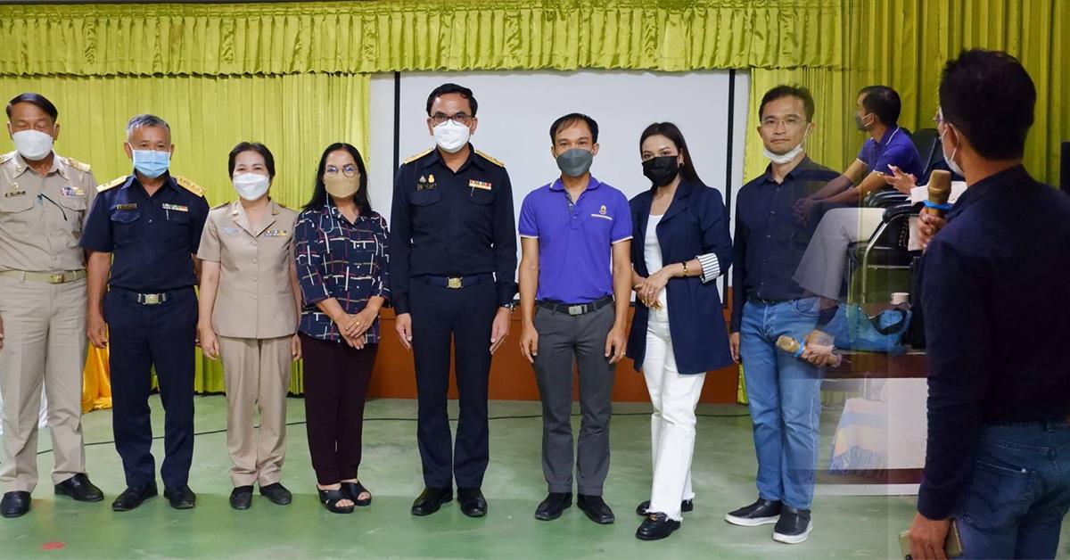 บุคลากรคณะบริหารธุรกิจและนิเทศศาสตร์ จัดเสวนาในหัวข้อ “เสรีกัญชา สุรากลั่นชุมชน ภูมิปัญญาท้องถิ่น…มอมเมาหรือทางรอดของชุมชน ? ”  