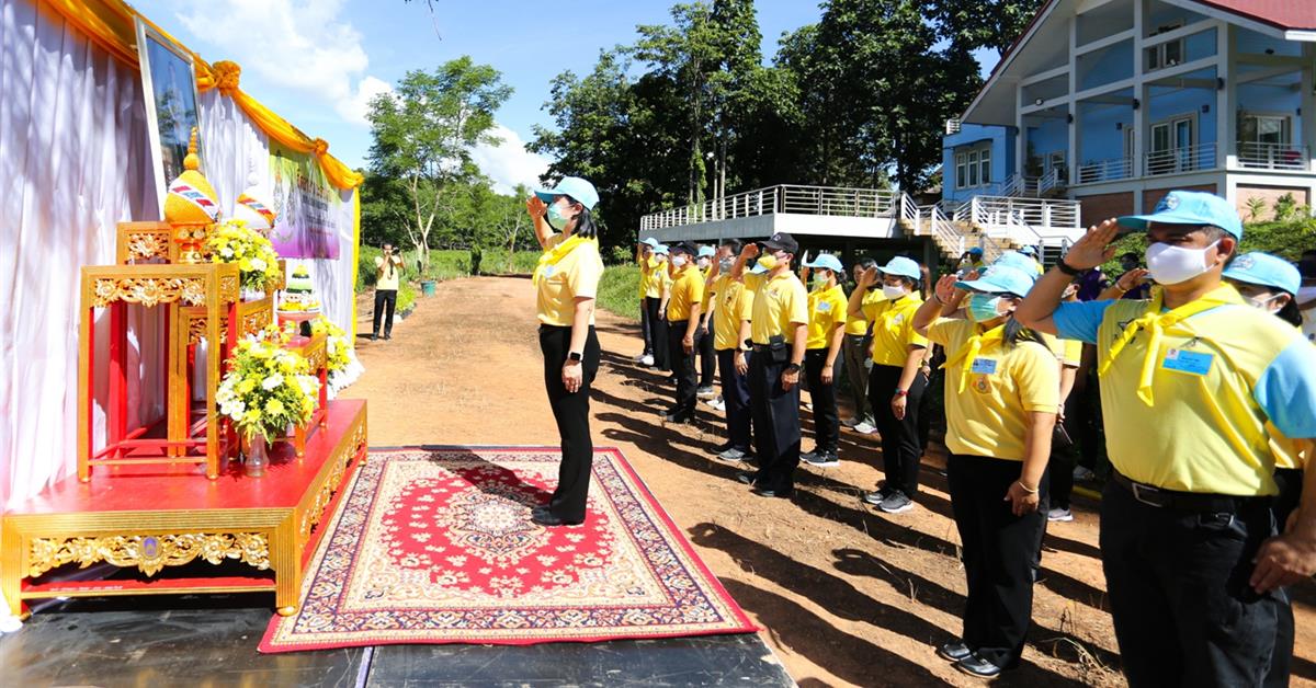 อธิการบดีมหาวิทยาลัยพะเยา นำทีมคณะผู้บริหารร่วมโครงการจิตอาสาพระราชทาน “เราทำความดีเพื่อชาติ ศาสน์ กษัตริย์” และกิจกรรม “จิตอาสาพัฒนาปลูกต้นไม้” เนื่องในโอกาสวันเฉลิมพระชนมพรรษาพระบาทสมเด็จพระเจ้าอยู่หัว 28 กรกฎาคม 2563