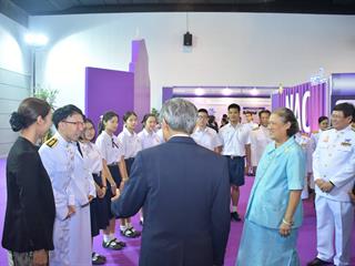 นักเรียนโรงเรียนสาธิตฯ เข้าเฝ้ารับเสด็จฯพระเทพรัตนราชสุดาฯ สยามบรมราชกุมารี เนื่องในโอกาสได้รับทุนไปศึกษาดูงานที่เซิร์น ประจำปี 2561