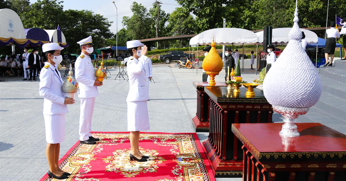 บุคลากรกองพัฒนาคุณภาพนิสิตและนิสิตพิการ  เข้าร่วมพิธีถวายพานพุ่ม วันสถาปนามหาวิทยาลัยพะเยา ครบรอบ 10 ปี 