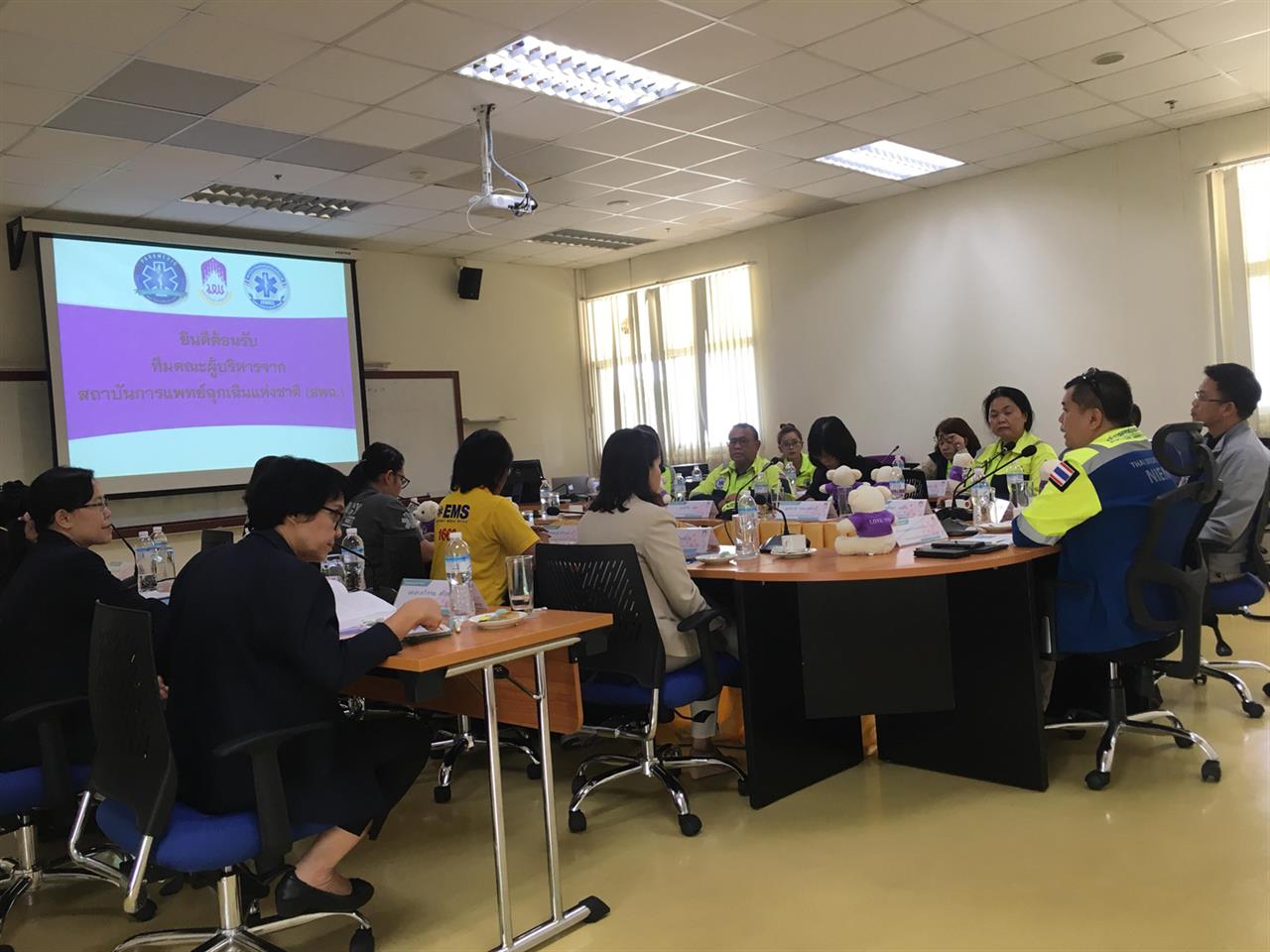 คณะแพทยศาสตร์ ให้การต้อนรับคณะศึกษาดูงาน โครงการเยี่ยมชมและศึกษาดูงาน หลักสูตรวิทยาศาสตรบัณฑิต สาขาวิชาปฏิบัติการฉุกเฉินการแพทย์ คณะแพทยศาสตร์ มหาวิทยาลัยพะเยา