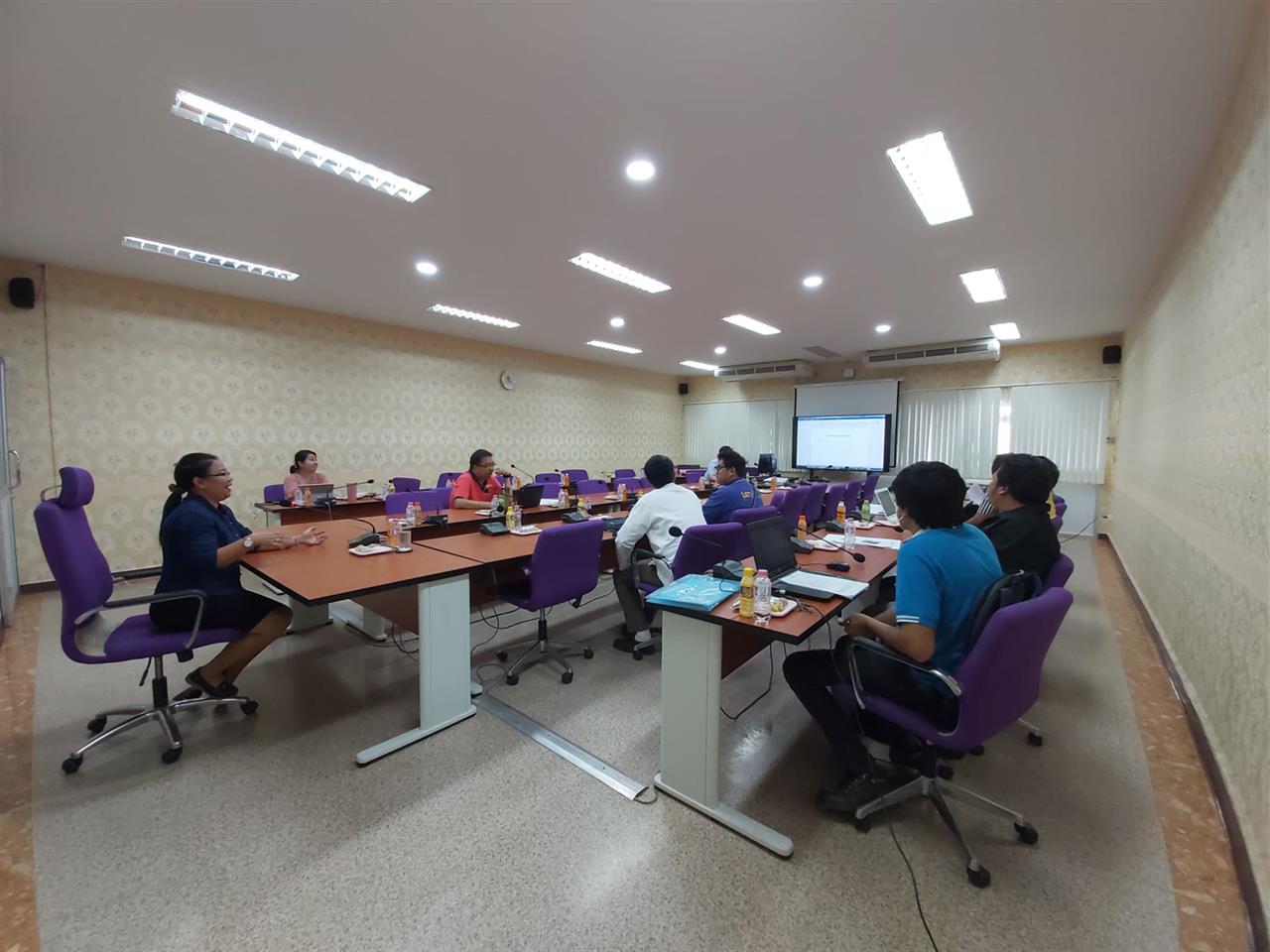 กองอาคารสถานที่ งานสิ่งแวดล้อมจัดประชุมรับฟังแนวทางการเข้าร่วมและดำเนินโครงการสำนักงานที่เป็นมิตรกับสิ่งแวดล้อม ( Green Office)