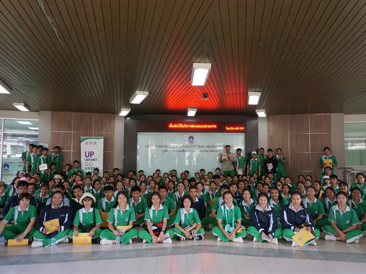 ศูนย์บรรณสารและการเรียนรู้ ต้อนรับคณะศึกษาดูงาน จากโรงเรียนฮอดพิทยาคม จังหวัดเชียงใหม่