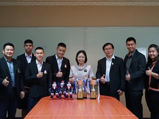 ทีมแข่งขันหุ่นยนต์ชนะเลิศระดับนานาชาติ โรงเรียนสาธิตฯ เข้าพบอธิการบดี มหาวิทยาลัยพะเยา