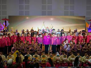 โรงเรียนสาธิตมหาวิทยาลัยพะเยา เข้าร่วมพิธีเปิดงานมหากรรมความสามารถทางศิลปหัตถกรรม วิชาการ และเทคโนโลยีของนักเรียน ครั้งที่ 68 ภาคเหนือ