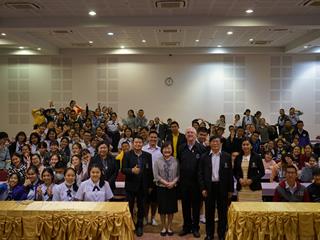 บรรยายพิเศษ เรื่อง “Learning How Vavvines Work Using Engaged Learning” โดย Professor Timothy E.O’Brien