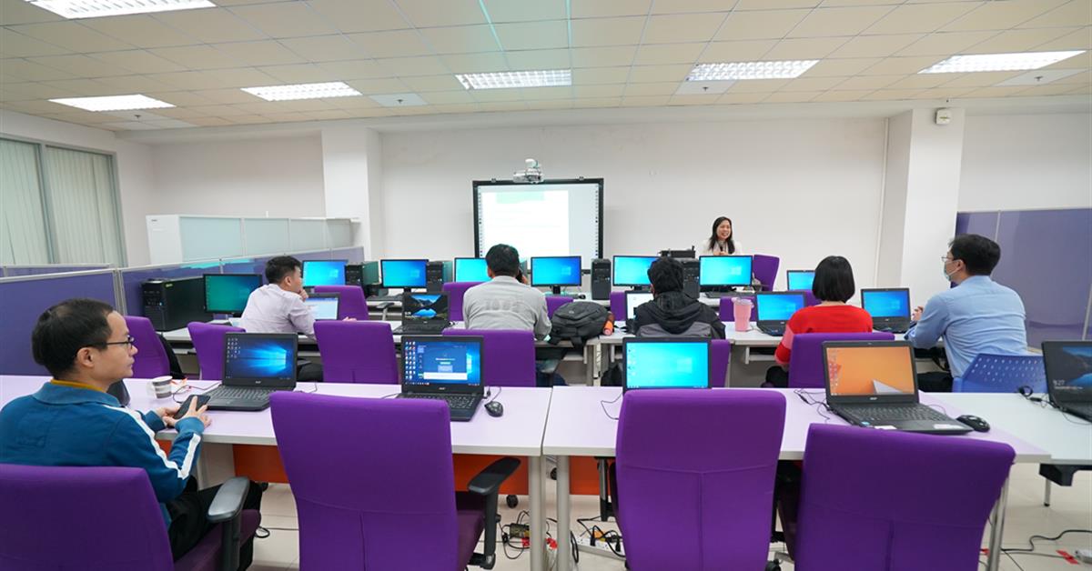 คณะเทคโนโลยีสารสนเทศและการสื่อสาร มหาวิทยาลัยพะเยา จัดกิจกรรมกิจกรรม เขียนขอทุนโครงการวิจัย สายวิชาการ สำหรับนักวิจัยหน้าใหม่ เพื่อให้นักวิจัยทราบถึง หลักการเขียนข้อเสนอโครงการวิจัย เพื่อขอรับทุนโครงการวิจัย