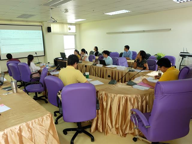 คณะผู้บริหารคณะเภสัชศาสตร์ นำโดย. รศ. ดร. ภก. สุรศักดิ์ เสาแก้ว คณบดีคณะเภสัชศาสตร์ จัดประชุมเพื่อวางแผนและจัดสรรงบประมาณ