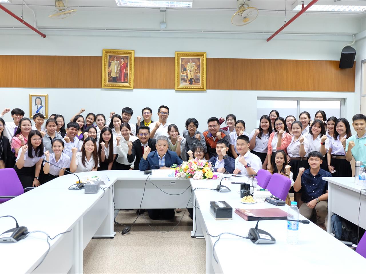 คณะวิทยาศาสตร์ ได้จัดโครงการ Visiting Professor/Researcher ชาวต่างชาติ
