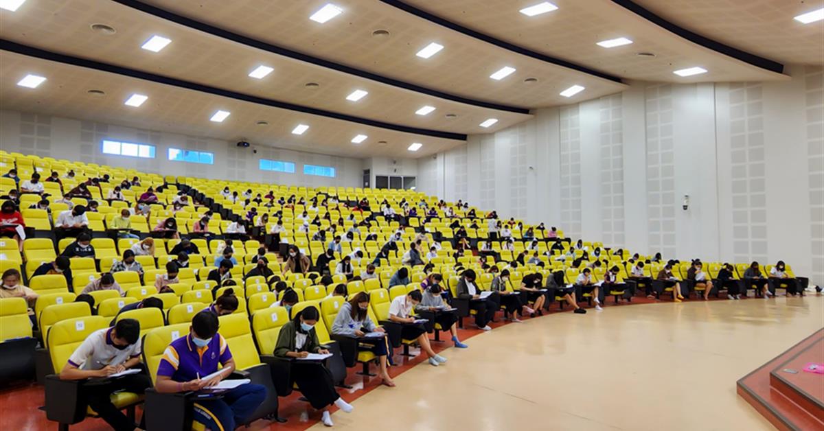 ศูนย์ภาษา คณะศิลปศาสตร์ จัดอบรมและทดสอบวัดความรู้ภาษาอังกฤษ  เพื่อสำเร็จการศึกษา โดยข้อสอบศูนย์ภาษา (English for Undergraduates)