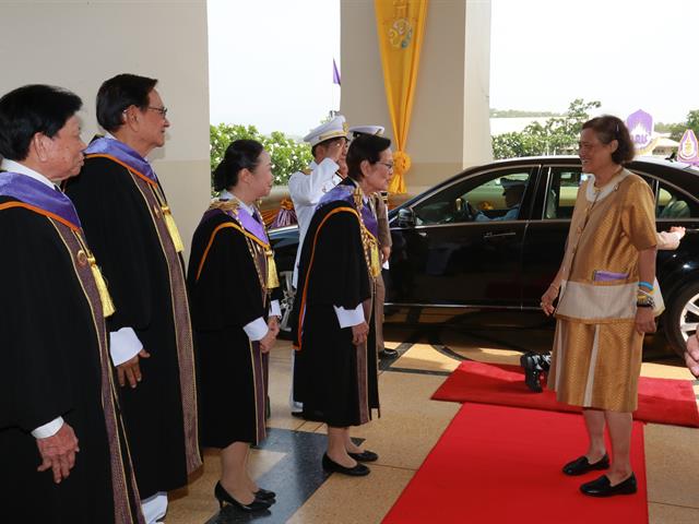 พิธีพระราชทานปริญญาบัตรแก่ผู้สำเร็จการศึกษาจากมหาวิทยาลัยพะเยา ประจำปีการศึกษา ๒๕๖๐ ณ หอประชุมพญางำเมือง มหาวิทยาลัยพะเยา