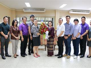 คณะวิทยาการจัดการและสารสนเทศศาสตร์ มหาวิทยาลัยพะเยา มอบช่อดอกไม้แสดงความยินดีกับ รองศาสตราจารย์ ดร.สุภกร พงศบางโพธิ์ เนื่องในโอกาสที่ได้รับแต่งตั้งให้ดำรงตำแหน่ง รักษาการแทนอธิการบดี มหาวิทยาลัยพะเยา 