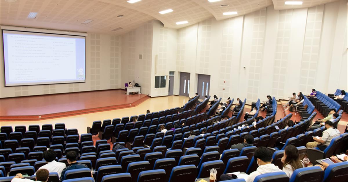 ศูนย์ภาษา คณะศิลปศาสตร์ จัดอบรมเพื่อยกระดับทักษะภาษาอังกฤษ ตามมาตรฐาน CEFR B1 English for Undergraduates สำหรับนิสิตรหัส 62