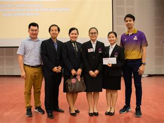 นิสิตสาขาวิชาภาษาไทย คณะศิลปศาสตร์ มหาวิทยาลัยพะเยา เข้าสู่รอบ “ชิงชนะเลิศ”ระดับประเทศ  การประกวด “สุนทรพจน์อุดมศึกษา เฉลิมพระเกียรติ พระบรมราชจักรีวงศ์ ประจำปี 2561”  ชิงถ้วยพระราชทานสมเด็จพระเจ้าอยู่หัว มหาวชิราลงกรณ์ บดินทรเทพยวรางกูร