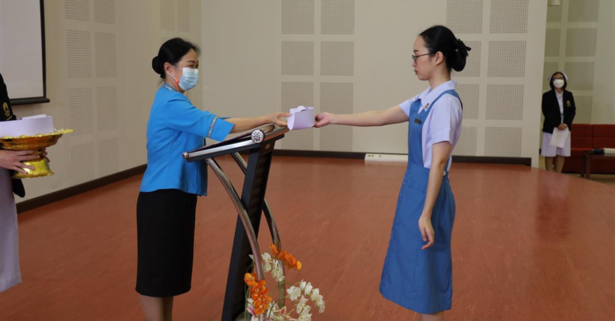 คณะพยาบาลศาสตร์ มหาวิทยาลัยพะเยา จัดพิธีมอบหมวก เข็มชั้นปี และดวงประทีปให้แก่นิสิตคณะพยาบาลศาสตร์ ชั้นปีที่ 2 รุ่นที่ 18