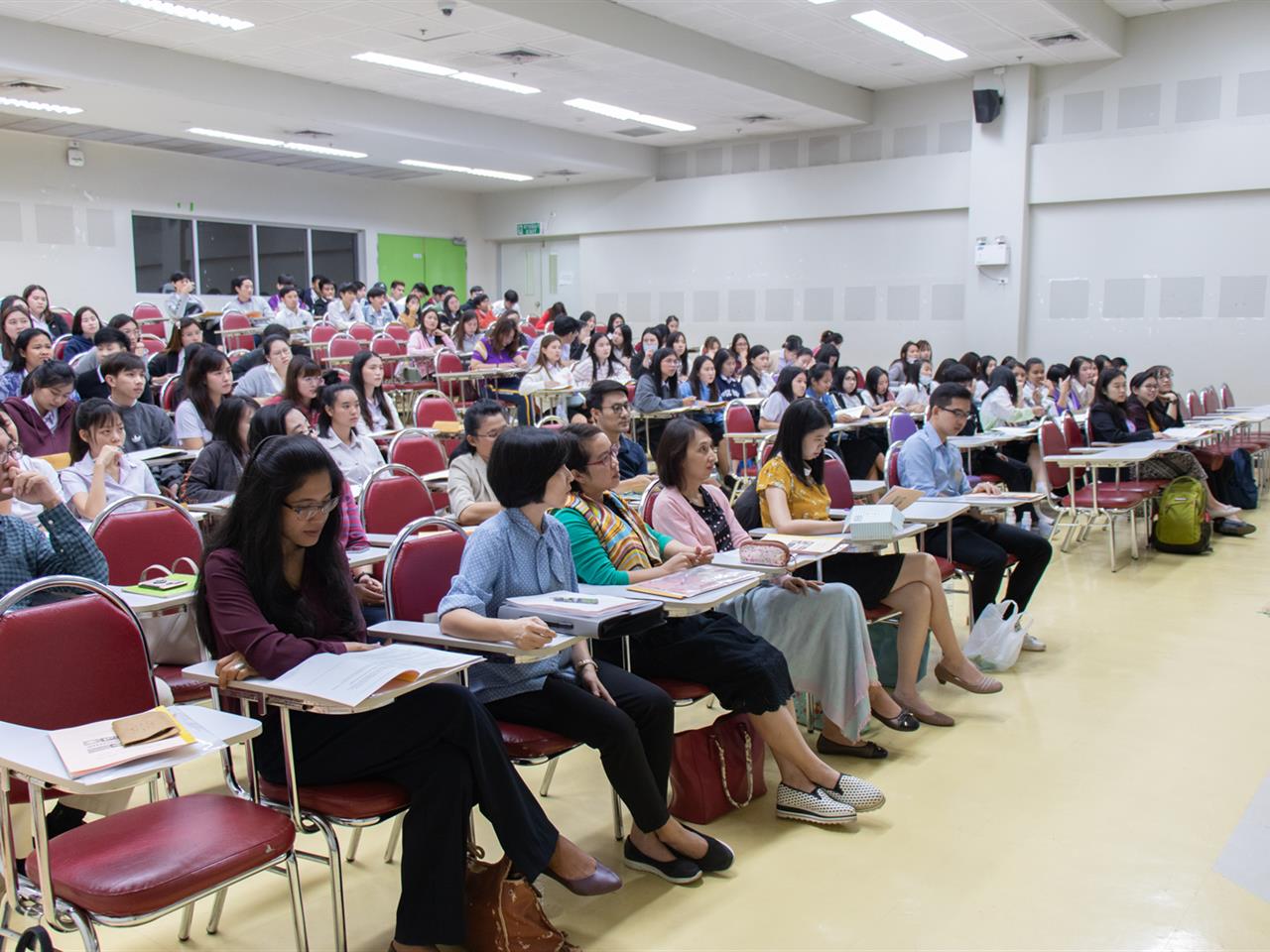 สาขาวิชาภาษาอังกฤษ คณะศิลปศาสตร์ จัดโครงการปฐมนิเทศและปัจฉิมนิเทศนิสิตฝึกงานและสหกิจศึกษา