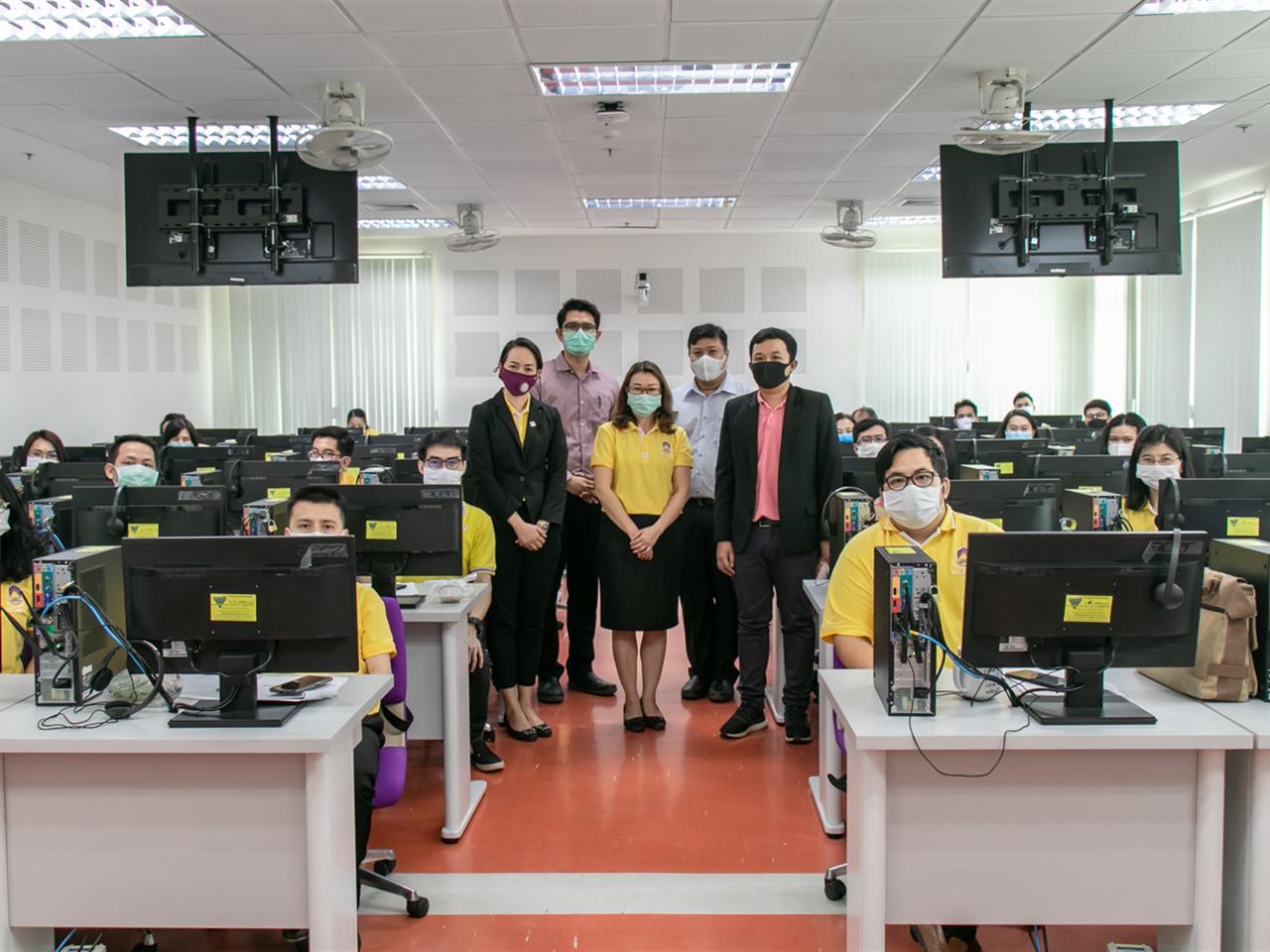 คณะศิลปศาสตร์จัดโครงการ “สร้างความรู้ความเข้าใจในการจัดการเรียนการสอนแบบออนไลน์” ในช่วงการแพร่ระบาดของไวรัสโคโรนา (COVID-19) คณะศิลปศาสตร์จัดโครงการ “สร้างความรู้ความเข้าใจในการจัดการเรียนการสอนแบบออนไลน์” ในช่วงการแพร่ระบาดของไวรัสโคโรนา (COVID-19)