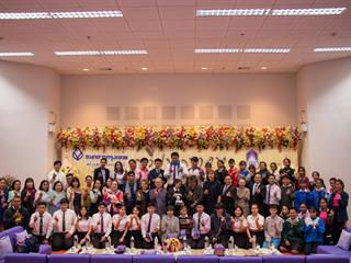 คณะศิลปศาสตร์ ร่วมกับ ศูนย์สังคีตศิลป์ ธนาคารกรุงเทพ และ สมาคมนักเขียนแห่งประเทศไทย  จัดโครงการสร้างสรรค์วรรณศิลป์ “กวีปากกาทอง” ประจำปี พ.ศ. 2561  ณ ห้อง CE14206 คณะศิลปศาสตร์ มหาวิทยาลัยพะเยา