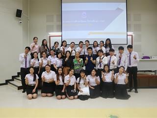 สอบการนำเสนอการศึกษาอิสระของนิสิตชั้นปีที่ 4 คู่ขนานภาษาไทยและวิทยาลัยการศึกษา  คณะศิลปศาสตร์ มหาวิทยาลัยพะเยา