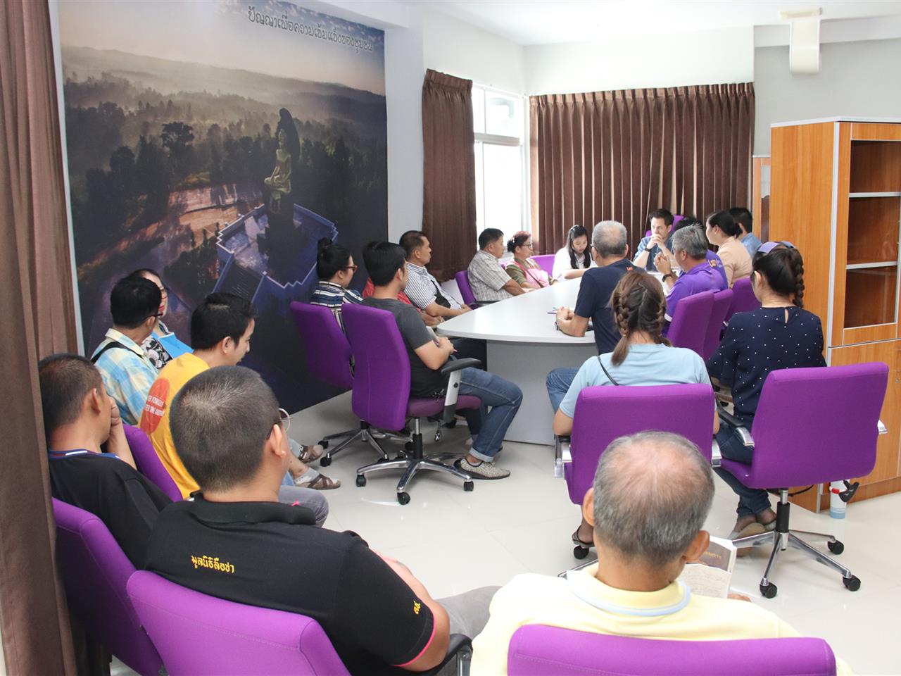 ผู้บริหารกองกิจการนิสิตร่วมประชุมกับผู้ประกอบการร้านค้าและน้ำดื่มในมหาวิทยาลัยพะเยา