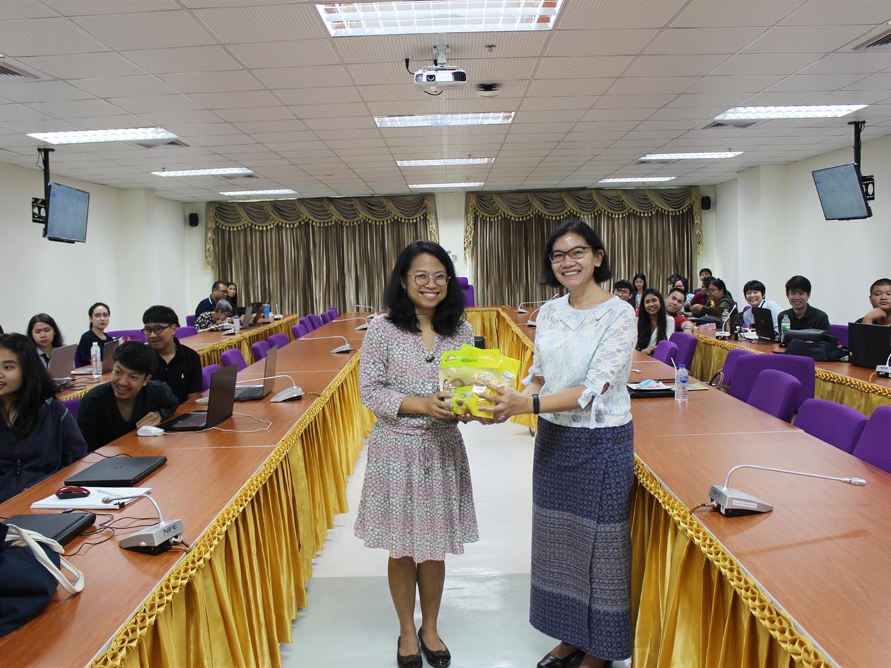 บริการสอนการสืบค้นสารสนเทศออนไลน์และการใช้โปรแกรม Endnote สำหรับนิสิตระดับบัณฑิตศึกษา คณะศิลปศาสตร์ มหาวิทยาลัยพะเยา