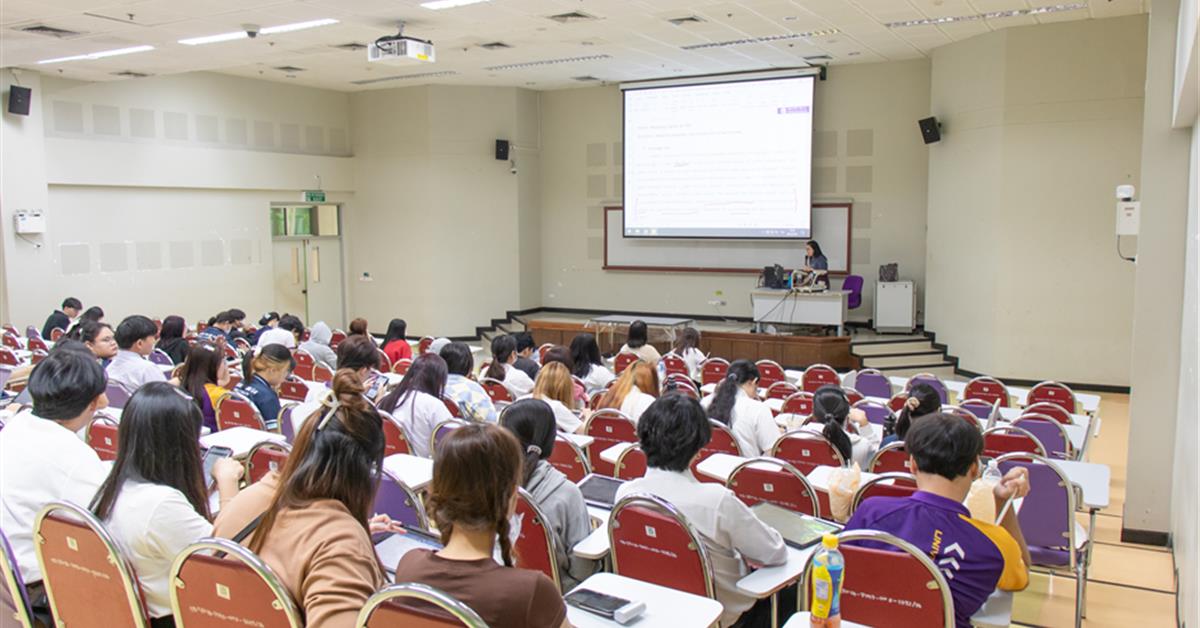 The Language Center in the School of Liberal Arts coordinated a training and examination program for English proficiency (C1) The Language Center in the School of Liberal Arts coordinated a training and examination program for English proficiency (C1)