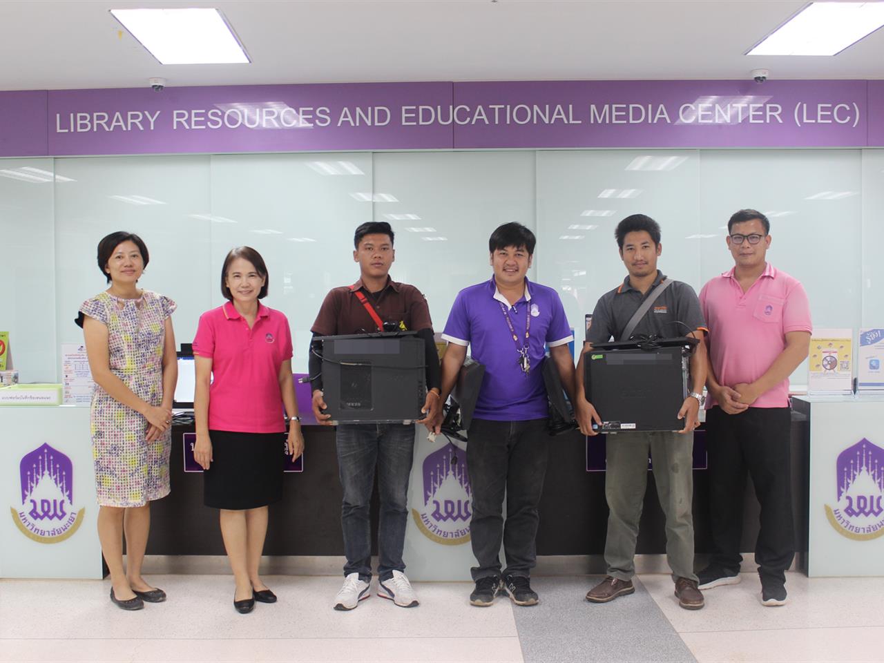 ศูนย์บรรณสารและการเรียนรู้ มหาวิทยาลัยพะเยา บริจาคเครื่องคอมพิวเตอร์ สนับสนุนงานระบบโทรศัพท์ของมหาวิทยาลัยพะเยา