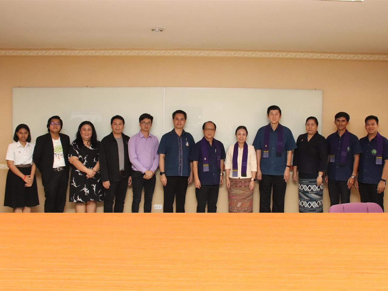 มหาวิทยาลัยพะเยาร่วมประชุมหารือกับมูลนิธิรากแก้ว