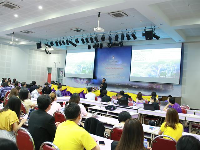 คณบดีคณะเกษตรศาสตร์ ผศ.ดร.บุญฤทธิ์ สินค้างาม พร้อมคณะผู้บริหารคณะฯ เข้าร่วมการประชุมเพื่อนำเสนอวิสัยทัศน์และเป้าหมายเชิงยุทธศาสตร์ (Super KPI)