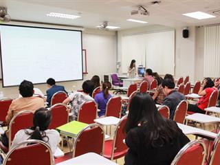 ศูนย์ภาษา คณะศิลปศาสตร์ มหาวิทยาลัยพะเยา จัดติวข้อสอบให้บุคลากรและนิสิตก่อนสอบชิงทุนมหาวิทยาลัยไปประเทศอังกฤษ
