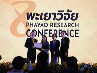 คณาจารย์คณะศิลปศาสตร์ มหาวิทยาลัยพะเยา ร่วมนำเสนอผลงานวิจัย ในการประชุมทางวิชาการระดับชาติ พะเยาวิจัยครั้งที่ 8 ณ หอประชุมพญางำเมือง มหาวิทยาลัยพะเยา