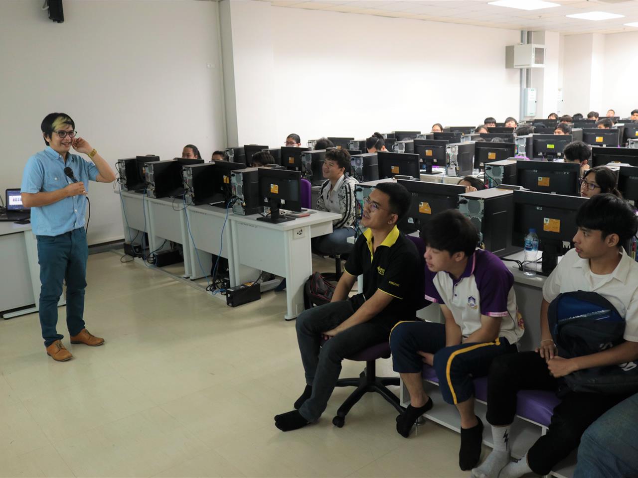 สาขาวิชาคอมพิวเตอร์กราฟิกและมัลติมีเดีย คณะเทคโนโลยีสารสนเทศและการสื่อสาร มหาวิทยาลัยพะเยา จัดโครงการบริการวิชาการวิชาการด้านคอมพิวเตอร์กราฟิกและมัลติมีเดียให้แก่ภาคธุรกิจและชุมชน