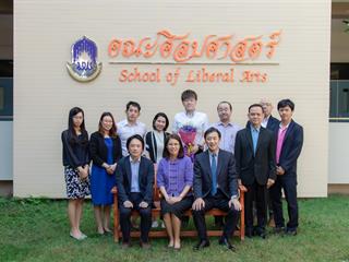 คณะศิลปศาสตร์ให้การต้อนรับคณะผู้บริหารโรงเรียนสอนภาษาญี่ปุ่นดอลฟิน และบริษัทจัดหางาน เอบีซี ไทยเจแปน จำกัด