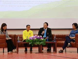 สาขาวิชาการท่องเที่ยว คณะวิทยาการจัดการและสารสนเทศศาสตร์ มหาวิทยาลัยพะเยา จัดกิจกรรมการบรรยายพิเศษในหัวข้อ “โฉมหน้าใหม่ของการท่องเที่ยว โอกาส วิกฤต ประสิทธิภาพ และความเป็นธรรม” และ “สรุปเปรียบเทียบศักยภาพ 8 จังหวัดภาคเหนือตอนบน