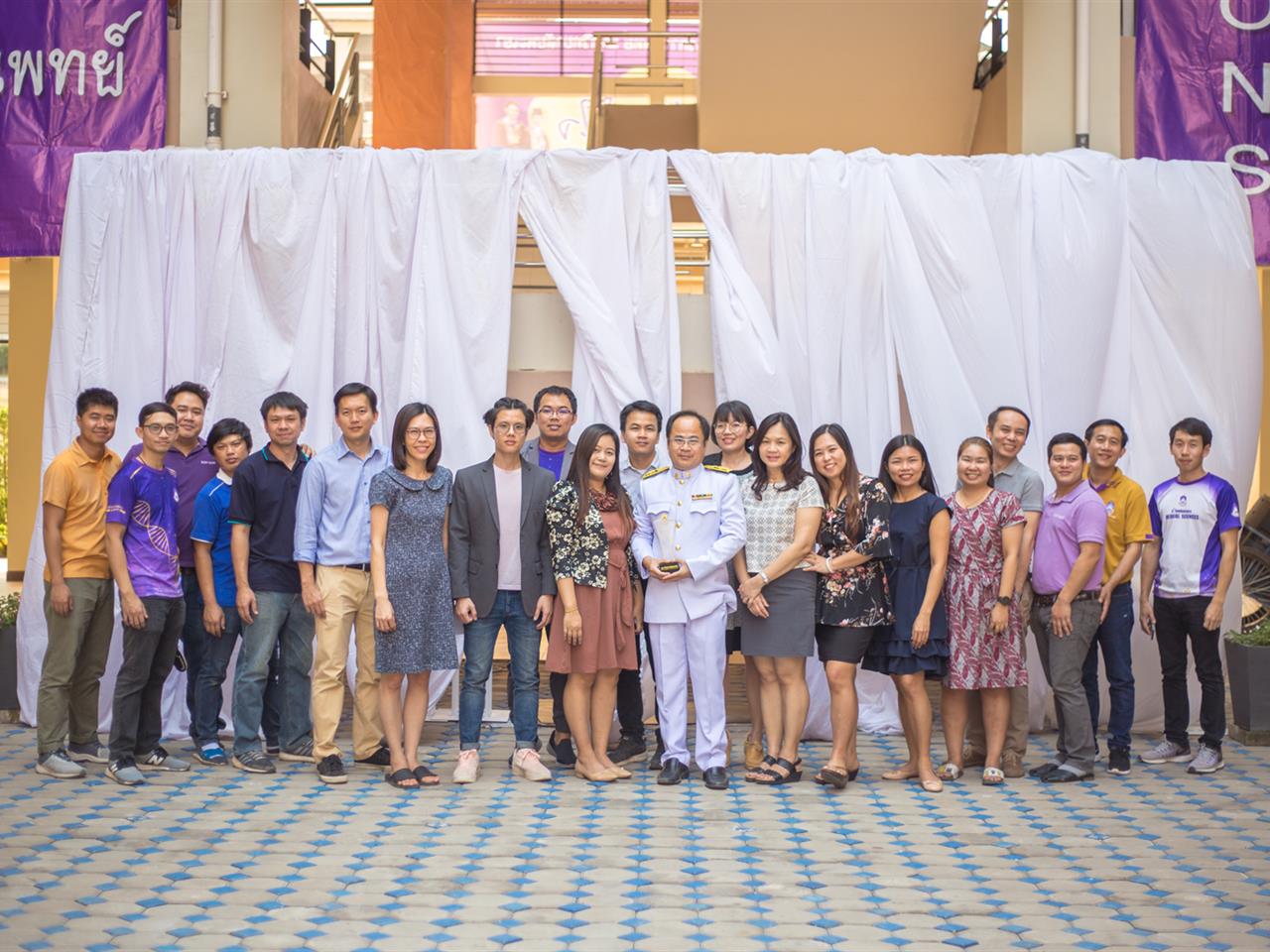 คณะวิทยาศาสตร์การแพทย์ ขอแสดงความยินดีกับ ผู้ช่วยศาสตราจารย์ ดร.คมศักดิ์ พินธะ ที่ได้รับโล่พระราชทานนักวิจัยดีเด่น