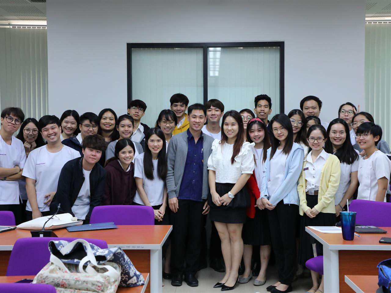 คณะทันตแพทยศาสตร์ มหาวิทยาลัยพะเยาได้รับเกียรติจากคณาจารย์คณะทันตแพทยศาสตร์ มหาวิทยาลัยขอนแก่น มาบรรยายพิเศษให้กับนิสิตทันตแพทย์ชั้นคลินิก