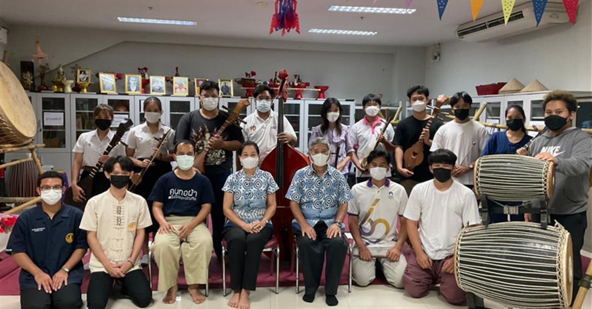 ชมรมข่วงศิลป์ จัดกิจกรรม “สร้างสรรค์ผลงานวิจิตรการล้านนาพะเยา”