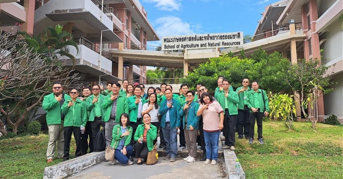 "ประชุมสื่อสารเตรียมความพร้อมมาตรการพักชำระหนี้ให้ลูกหนี้รายย่อยตามนโยบายรัฐบาลและประชุมผู้บริหารสาขา" คณะเกษตร ม.พะเยา X ธนาคารเพื่อการเกษตรและสหกรณ์การเกษตร ธ.ก.ส. พะเยา